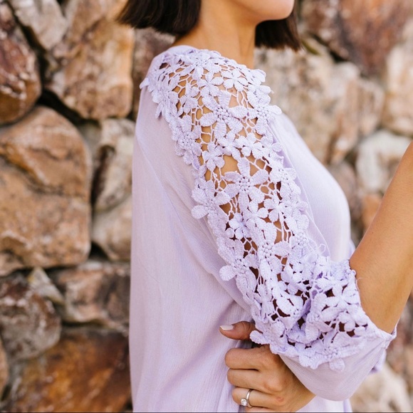 Standout Floral Lace Cut Out Blouse - Picture 6 of 7